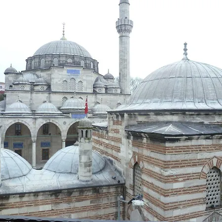 Ekim Hotell 3*
