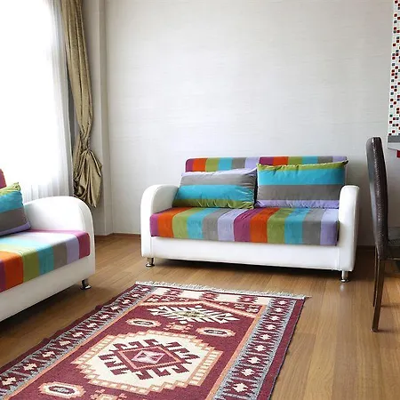 Ekim 3* İstanbul