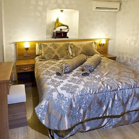 Ekim 3* Istanbul