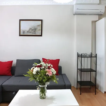 Ekim Hotel